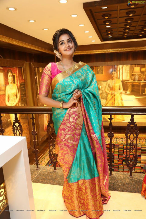 Picture of Expensive Best Colour Saree For Wedding With Blouse